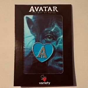 Avatar: The Way of Water Variety Gold Heart Pin (Limited Edition Collectible)